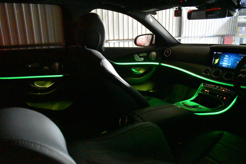 メルセデスベンツ Eクラス E200ﾜｺﾞﾝ ｽﾎﾟｰﾂ BSG搭載 ｴｸｽｸﾙｰｼﾌﾞP AMGﾗｲﾝｲﾝﾃﾘｱP ﾚｰﾀﾞｰｾｰﾌﾃｨP 後期型 ﾊﾟﾉﾗﾏｻﾝﾙｰﾌ 革 ﾌﾞﾙﾒｽﾀｰ HUD ｴｱﾊﾞﾗﾝｽP ﾊﾟﾜｰﾄﾗﾝｸ AMGｴｱﾛ19AW MBUXARﾅﾋﾞTV 360ｶﾒﾗ ﾜｲﾔﾚｽﾁｬｰｼﾞ ﾃﾞｨｽﾄﾛ ﾌﾞﾗｲﾝﾄﾞS ﾚｰﾝｷｰﾌﾟ 2年保証