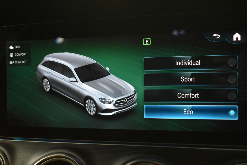 メルセデスベンツ Eクラス E200ﾜｺﾞﾝ ｽﾎﾟｰﾂ BSG搭載 ｴｸｽｸﾙｰｼﾌﾞP AMGﾗｲﾝｲﾝﾃﾘｱP ﾚｰﾀﾞｰｾｰﾌﾃｨP 後期型 ﾊﾟﾉﾗﾏｻﾝﾙｰﾌ 革 ﾌﾞﾙﾒｽﾀｰ HUD ｴｱﾊﾞﾗﾝｽP ﾊﾟﾜｰﾄﾗﾝｸ AMGｴｱﾛ19AW MBUXARﾅﾋﾞTV 360ｶﾒﾗ ﾜｲﾔﾚｽﾁｬｰｼﾞ ﾃﾞｨｽﾄﾛ ﾌﾞﾗｲﾝﾄﾞS ﾚｰﾝｷｰﾌﾟ 2年保証