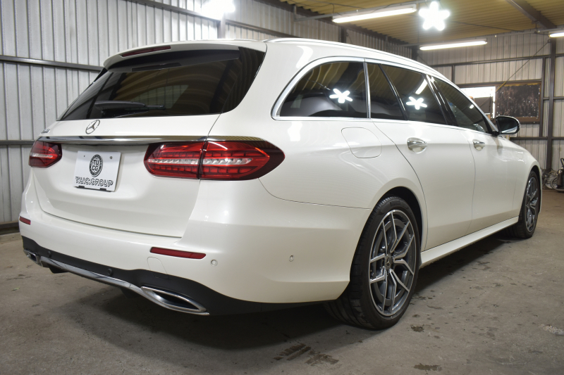 メルセデスベンツ Eクラス E200ﾜｺﾞﾝ ｽﾎﾟｰﾂ BSG搭載 ｴｸｽｸﾙｰｼﾌﾞP AMGﾗｲﾝｲﾝﾃﾘｱP ﾚｰﾀﾞｰｾｰﾌﾃｨP 後期型 ﾊﾟﾉﾗﾏｻﾝﾙｰﾌ 革 ﾌﾞﾙﾒｽﾀｰ HUD ｴｱﾊﾞﾗﾝｽP ﾊﾟﾜｰﾄﾗﾝｸ AMGｴｱﾛ19AW MBUXARﾅﾋﾞTV 360ｶﾒﾗ ﾜｲﾔﾚｽﾁｬｰｼﾞ ﾃﾞｨｽﾄﾛ ﾌﾞﾗｲﾝﾄﾞS ﾚｰﾝｷｰﾌﾟ 2年保証