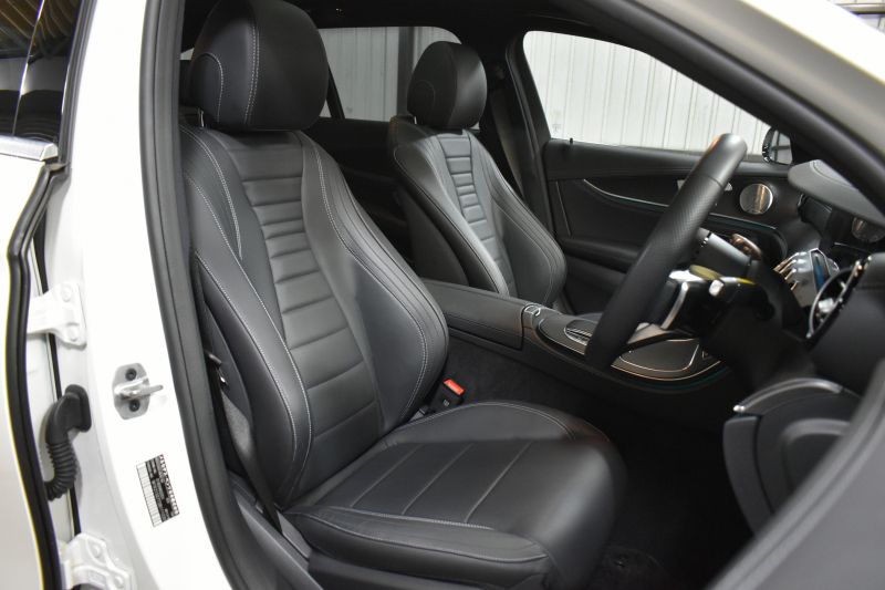 メルセデスベンツ Eクラス E200ﾜｺﾞﾝ ｽﾎﾟｰﾂ BSG搭載 ｴｸｽｸﾙｰｼﾌﾞP AMGﾗｲﾝｲﾝﾃﾘｱP ﾚｰﾀﾞｰｾｰﾌﾃｨP 後期型 ﾊﾟﾉﾗﾏｻﾝﾙｰﾌ 革 ﾌﾞﾙﾒｽﾀｰ HUD ｴｱﾊﾞﾗﾝｽP ﾊﾟﾜｰﾄﾗﾝｸ AMGｴｱﾛ19AW MBUXARﾅﾋﾞTV 360ｶﾒﾗ ﾜｲﾔﾚｽﾁｬｰｼﾞ ﾃﾞｨｽﾄﾛ ﾌﾞﾗｲﾝﾄﾞS ﾚｰﾝｷｰﾌﾟ 2年保証