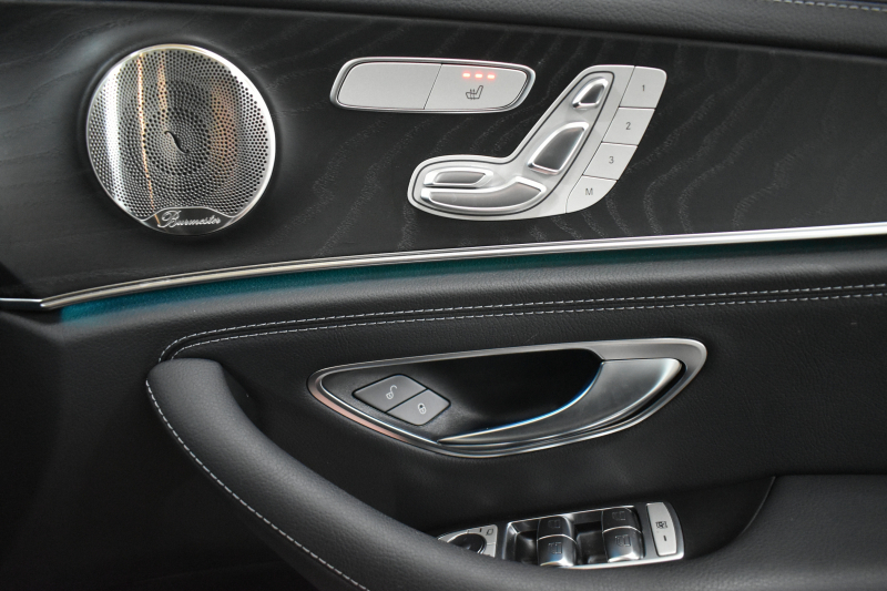 メルセデスベンツ Eクラス E200ﾜｺﾞﾝ ｽﾎﾟｰﾂ BSG搭載 ｴｸｽｸﾙｰｼﾌﾞP AMGﾗｲﾝｲﾝﾃﾘｱP ﾚｰﾀﾞｰｾｰﾌﾃｨP 後期型 ﾊﾟﾉﾗﾏｻﾝﾙｰﾌ 革 ﾌﾞﾙﾒｽﾀｰ HUD ｴｱﾊﾞﾗﾝｽP ﾊﾟﾜｰﾄﾗﾝｸ AMGｴｱﾛ19AW MBUXARﾅﾋﾞTV 360ｶﾒﾗ ﾜｲﾔﾚｽﾁｬｰｼﾞ ﾃﾞｨｽﾄﾛ ﾌﾞﾗｲﾝﾄﾞS ﾚｰﾝｷｰﾌﾟ 2年保証