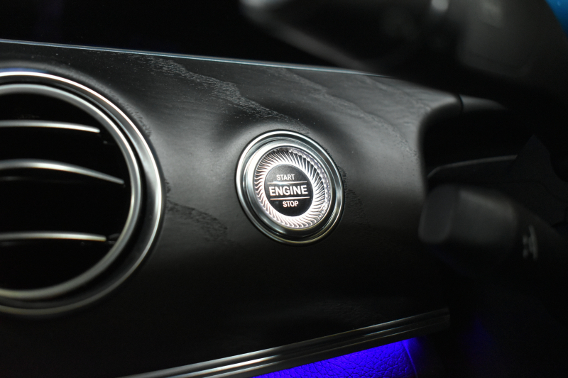 メルセデスベンツ Eクラス E220d ｽﾎﾟｰﾂ BSG搭載 ｴｸｽｸﾙｰｼﾌﾞP AMGﾗｲﾝｲﾝﾃﾘｱP ﾚｰﾀﾞｰｾｰﾌﾃｨP 後期型 革 ﾌﾞﾙﾒｽﾀｰ HUD ｴｱﾊﾞﾗﾝｽP ﾊﾟﾜｰﾄﾗﾝｸ AMGｴｱﾛ19AW MBUXARﾅﾋﾞTV 360ｶﾒﾗ ﾜｲﾔﾚｽﾁｬｰｼﾞ ﾃﾞｨｽﾄﾛ ﾌﾞﾗｲﾝﾄﾞS ﾚｰﾝｷｰﾌﾟ 2年保証