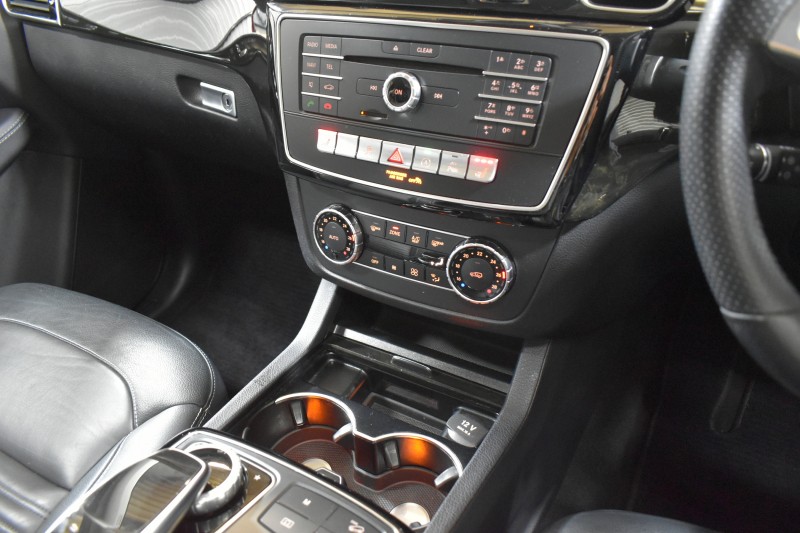 メルセデスベンツ GLE GLE350d 4ﾏﾁｯｸ ｽﾎﾟｰﾂ ﾚｰﾀﾞｰP 3.0ℓV型6気筒ﾀｰﾎﾞ 全席ﾋｰﾀｰ黒革 ﾊﾟﾉﾗﾏｻﾝﾙｰﾌ ﾊｰﾏﾝｶｰﾄﾞﾝ ﾃﾞｨｽﾄﾛ ﾌﾞﾗｲﾝﾄﾞｽﾎﾟｯﾄ ﾚｰﾝｷｰﾌﾟ AMGｴｱﾛ20AW ｻｲﾄﾞﾗﾝﾆﾝｸﾞﾎﾞｰﾄﾞ地ﾃﾞｼﾞﾅﾋﾞ360ｶﾒﾗ ﾊﾟｰｸﾄﾛ 2年保証