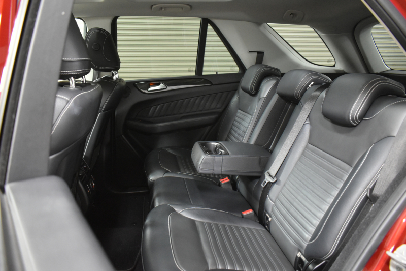 メルセデスベンツ GLE GLE350d 4ﾏﾁｯｸ ｽﾎﾟｰﾂ ﾚｰﾀﾞｰP 3.0ℓV型6気筒ﾀｰﾎﾞ 全席ﾋｰﾀｰ黒革 ﾊﾟﾉﾗﾏｻﾝﾙｰﾌ ﾊｰﾏﾝｶｰﾄﾞﾝ ﾃﾞｨｽﾄﾛ ﾌﾞﾗｲﾝﾄﾞｽﾎﾟｯﾄ ﾚｰﾝｷｰﾌﾟ AMGｴｱﾛ20AW ｻｲﾄﾞﾗﾝﾆﾝｸﾞﾎﾞｰﾄﾞ地ﾃﾞｼﾞﾅﾋﾞ360ｶﾒﾗ ﾊﾟｰｸﾄﾛ 2年保証