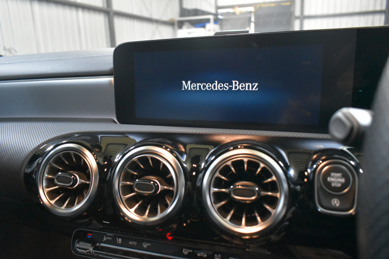 メルセデスベンツ CLAクラス CLA200d ｼｭｰﾃｨﾝｸﾞﾌﾞﾚｰｸ AMGﾗｲﾝ AMGﾚｻﾞｰｴｸｽｸﾙｰｼﾌﾞP ｱﾄﾞﾊﾞﾝｽﾄﾞP ﾅﾋﾞｹﾞｰｼｮﾝP ﾚｰﾀﾞｰｾｰﾌﾃｨP ﾊﾟﾉﾗﾏｻﾝﾙｰﾌ 革 AMGｴｱﾛ18AW MBUXﾅﾋﾞTV HUD 360ｶﾒﾗ ﾃﾞｨｽﾄﾛ ﾌﾞﾗｲﾝﾄﾞS ﾚｰﾝｷｰﾌﾟ ﾌｯﾄｹﾞｰﾄ ｷｰﾚｽｺﾞｰ 2年保証