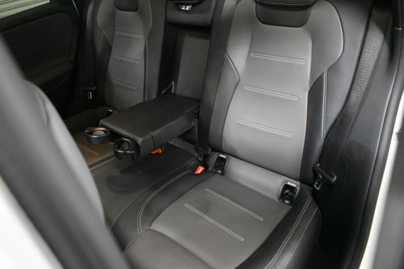 メルセデスベンツ Bクラス B180 AMGﾗｲﾝ AMGﾚｻﾞｰｴｸｽｸﾙｰｼﾌﾞP ｱﾄﾞﾊﾞﾝｽﾄﾞP ﾚｰﾀﾞｰSP  MBUXｼｽﾃﾑ ﾊﾟﾉﾗﾏR ﾋｰﾀｰ付革 ACC BSM Lﾁｪﾝｼﾞ AMGｴｱﾛ18AW ﾏﾙﾁLED HUD 対話式ﾅﾋﾞTV 360ｶﾒﾗ 2年保証