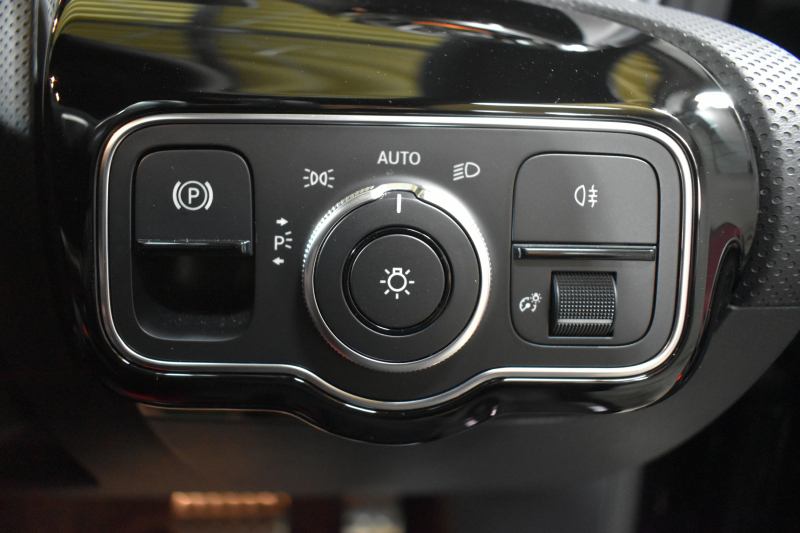 メルセデスベンツ CLAクラス CLA200d AMGﾗｲﾝ AMGﾚｻﾞｰｴｸｽｸﾙｰｼﾌﾞP ｱﾄﾞﾊﾞﾝｽﾄﾞP ﾅﾋﾞｹﾞｰｼｮﾝP ﾚｰﾀﾞｰｾｰﾌﾃｨP 1ｵｰﾅｰ ﾊﾟﾉﾗﾏｻﾝﾙｰﾌ 革 AMGｴｱﾛ18AW MBUXﾅﾋﾞTV HUD 360ｶﾒﾗ ｱﾄﾞﾊﾞﾝｽﾄﾞｻｳﾝﾄﾞ ﾃﾞｨｽﾄﾛ ﾌﾞﾗｲﾝﾄﾞS ﾚｰﾝｷｰﾌﾟ ﾌｯﾄﾄﾗﾝｸ ｷｰﾚｽｺﾞｰ 2年保証