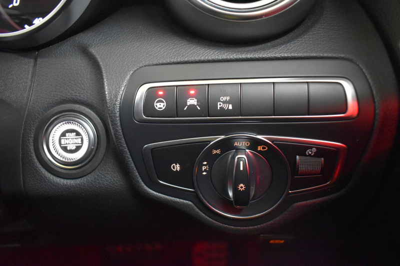 メルセデスベンツ Cクラス C220d AVG AMGﾗｲﾝ ﾚｰﾀﾞｰｾｰﾌﾃｨP 後期型  燃費18.9km  ﾋｰﾀｰ黒革 ﾃﾞｨｽﾄﾛ BSM Lﾁｪﾝｼﾞ 誤発進 AMGｴｱﾛ18AW  ｷｰﾚｽGO ﾊﾟｰｸﾄﾛ LEDﾍｯﾄﾞﾗｲﾄ ﾏﾙﾁｱﾝﾋﾞｴﾝﾄ 地ﾃﾞｼﾞﾅﾋﾞBｶﾒﾗ 2年保証