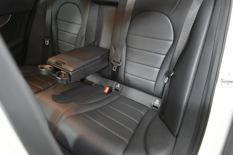 メルセデスベンツ Cクラス C220d AVG AMGﾗｲﾝ ﾚｰﾀﾞｰｾｰﾌﾃｨP 後期型  燃費18.9km  ﾋｰﾀｰ黒革 ﾃﾞｨｽﾄﾛ BSM Lﾁｪﾝｼﾞ 誤発進 AMGｴｱﾛ18AW  ｷｰﾚｽGO ﾊﾟｰｸﾄﾛ LEDﾍｯﾄﾞﾗｲﾄ ﾏﾙﾁｱﾝﾋﾞｴﾝﾄ 地ﾃﾞｼﾞﾅﾋﾞBｶﾒﾗ 2年保証