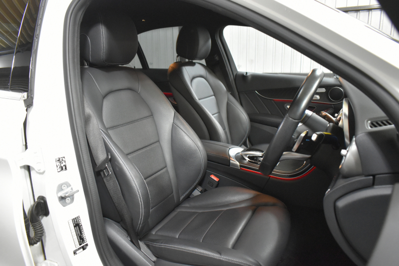 メルセデスベンツ Cクラス C220d AVG AMGﾗｲﾝ ﾚｰﾀﾞｰｾｰﾌﾃｨP 後期型  燃費18.9km  ﾋｰﾀｰ黒革 ﾃﾞｨｽﾄﾛ BSM Lﾁｪﾝｼﾞ 誤発進 AMGｴｱﾛ18AW  ｷｰﾚｽGO ﾊﾟｰｸﾄﾛ LEDﾍｯﾄﾞﾗｲﾄ ﾏﾙﾁｱﾝﾋﾞｴﾝﾄ 地ﾃﾞｼﾞﾅﾋﾞBｶﾒﾗ 2年保証