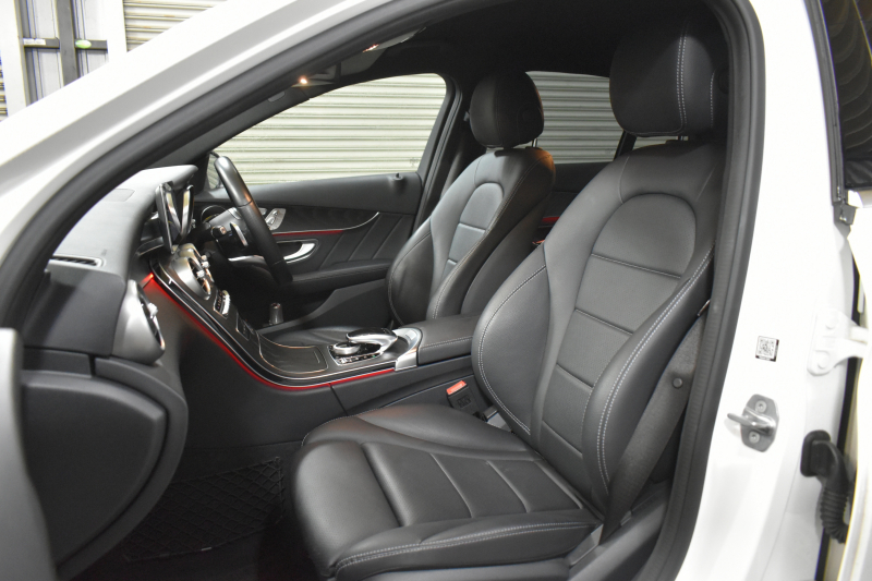 メルセデスベンツ Cクラス C220d AVG AMGﾗｲﾝ ﾚｰﾀﾞｰｾｰﾌﾃｨP 後期型  燃費18.9km  ﾋｰﾀｰ黒革 ﾃﾞｨｽﾄﾛ BSM Lﾁｪﾝｼﾞ 誤発進 AMGｴｱﾛ18AW  ｷｰﾚｽGO ﾊﾟｰｸﾄﾛ LEDﾍｯﾄﾞﾗｲﾄ ﾏﾙﾁｱﾝﾋﾞｴﾝﾄ 地ﾃﾞｼﾞﾅﾋﾞBｶﾒﾗ 2年保証