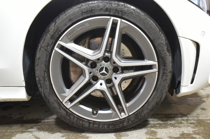 メルセデスベンツ Cクラス C220d AVG AMGﾗｲﾝ ﾚｰﾀﾞｰｾｰﾌﾃｨP 後期型  燃費18.9km  ﾋｰﾀｰ黒革 ﾃﾞｨｽﾄﾛ BSM Lﾁｪﾝｼﾞ 誤発進 AMGｴｱﾛ18AW  ｷｰﾚｽGO ﾊﾟｰｸﾄﾛ LEDﾍｯﾄﾞﾗｲﾄ ﾏﾙﾁｱﾝﾋﾞｴﾝﾄ 地ﾃﾞｼﾞﾅﾋﾞBｶﾒﾗ 2年保証