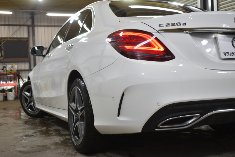 メルセデスベンツ Cクラス C220d AVG AMGﾗｲﾝ ﾚｰﾀﾞｰｾｰﾌﾃｨP 後期型  燃費18.9km  ﾋｰﾀｰ黒革 ﾃﾞｨｽﾄﾛ BSM Lﾁｪﾝｼﾞ 誤発進 AMGｴｱﾛ18AW  ｷｰﾚｽGO ﾊﾟｰｸﾄﾛ LEDﾍｯﾄﾞﾗｲﾄ ﾏﾙﾁｱﾝﾋﾞｴﾝﾄ 地ﾃﾞｼﾞﾅﾋﾞBｶﾒﾗ 2年保証