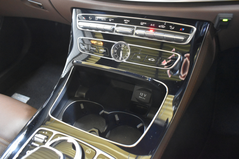 AMG Eクラス E53 4ﾏﾁｯｸ+ ﾜｺﾞﾝ ISG搭載 ｴｸｽｸﾙｰｼﾌﾞP ﾚｰﾀﾞｰｾｰﾌﾃｨP ﾊﾟﾉﾗﾏｻﾝﾙｰﾌ 革 ﾍﾞﾝﾁﾚｰﾀｰ ﾏｯｻｰｼﾞ ﾌﾞﾙﾒｽﾀｰS HUD ﾌｯﾄｹﾞｰﾄ ｴｱﾛ20AW ﾃﾞｨｽﾄﾛ ﾌﾞﾗｲﾝﾄﾞS ﾚｰﾝｷｰﾌﾟ ﾅﾋﾞTV 360ｶﾒﾗ ｷｰﾚｽｺﾞｰ 2年保証