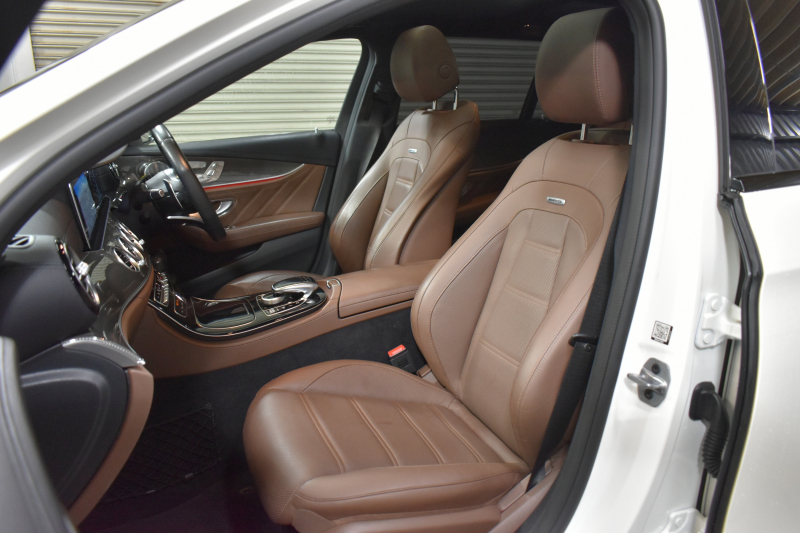 AMG Eクラス E53 4ﾏﾁｯｸ+ ﾜｺﾞﾝ ISG搭載 ｴｸｽｸﾙｰｼﾌﾞP ﾚｰﾀﾞｰｾｰﾌﾃｨP ﾊﾟﾉﾗﾏｻﾝﾙｰﾌ 革 ﾍﾞﾝﾁﾚｰﾀｰ ﾏｯｻｰｼﾞ ﾌﾞﾙﾒｽﾀｰS HUD ﾌｯﾄｹﾞｰﾄ ｴｱﾛ20AW ﾃﾞｨｽﾄﾛ ﾌﾞﾗｲﾝﾄﾞS ﾚｰﾝｷｰﾌﾟ ﾅﾋﾞTV 360ｶﾒﾗ ｷｰﾚｽｺﾞｰ 2年保証