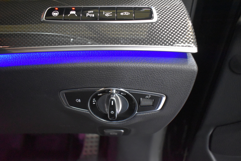 AMG Eクラス E53 4ﾏﾁｯｸ+ ISG搭載ﾓﾃﾞﾙ ｴｸｽｸﾙｰｼﾌﾞP ﾚｰﾀﾞｰｾｰﾌﾃｨP ﾊﾟﾉﾗﾏｻﾝﾙｰﾌ 革 ﾍﾞﾝﾁﾚｰﾀｰ ﾏｯｻｰｼﾞ ﾌﾞﾙﾒｽﾀｰS HUD ﾌｯﾄﾄﾗﾝｸ ｴｱﾛ20AW ﾃﾞｨｽﾄﾛ ﾌﾞﾗｲﾝﾄﾞS ﾚｰﾝｷｰﾌﾟ ﾅﾋﾞTV 360ｶﾒﾗ ｷｰﾚｽｺﾞｰ 2年保証