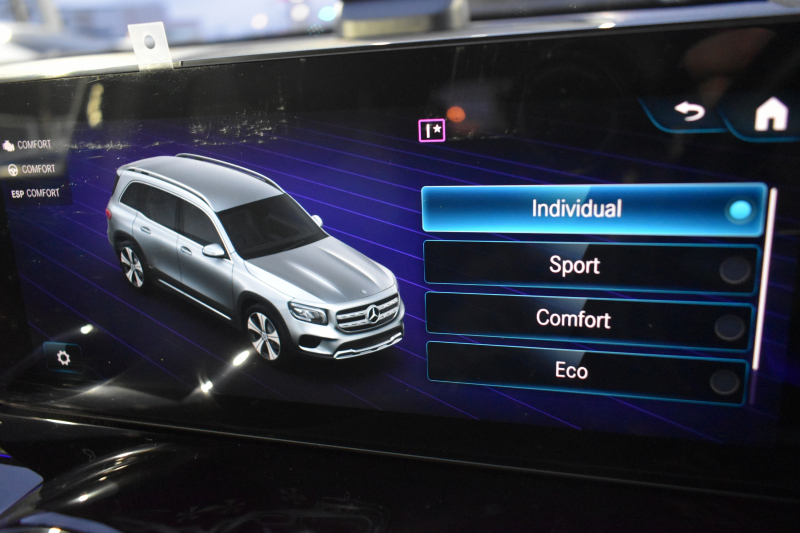 メルセデスベンツ GLB GLB200d 4ﾏﾁｯｸ AMGﾗｲﾝ AMGﾚｻﾞｰｴｸｽｸﾙｰｼﾌﾞP ｱﾄﾞﾊﾞﾝｽﾄﾞP ﾅﾋﾞｹﾞｰｼｮﾝP ﾚｰﾀﾞｰｾｰﾌﾃｨP ﾊﾟﾉﾗﾏｻﾝﾙｰﾌ 革 HUD ｱﾄﾞﾊﾞﾝｽﾄﾞｻｳﾝﾄﾞ AMGｴｱﾛ19AW MBUXﾅﾋﾞTV 360ｶﾒﾗ ﾜｲﾔﾚｽﾁｬｰｼﾞ ﾌｯﾄｹﾞｰﾄ ｷｰﾚｽｺﾞｰ 2年保証