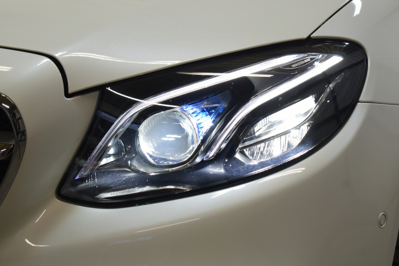 メルセデスベンツ Eクラス E350e AVG ｽﾎﾟｰﾂ ｴｸｽｸﾙｰｼﾌﾞP ﾚｰﾀﾞｰｾｰﾌﾃｨP PHV 1ｵｰﾅｰ ﾊﾟﾉﾗﾏｻﾝﾙｰﾌ ﾌﾞﾙﾒｽﾀｰS 全席ﾋｰﾀｰ黒革 ﾃﾞｨｽﾄﾛ ﾚｰﾝﾁｪﾝｼﾞ ﾌﾞﾗｲﾝﾄﾞｽﾎﾟｯﾄ AMGｴｱﾛ19AW ｷｰGO PTS ﾌｯﾄｹﾞｰﾄ 地デジ360ｶﾒ 2年保証