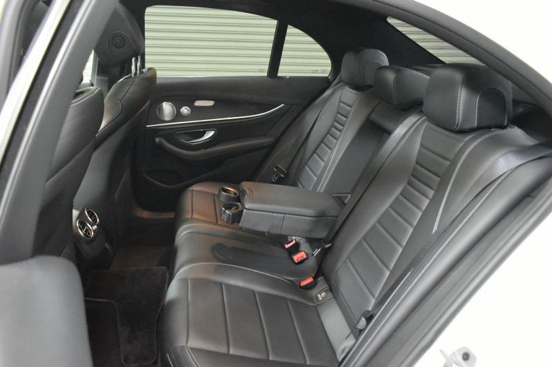 メルセデスベンツ Eクラス E350e AVG ｽﾎﾟｰﾂ ｴｸｽｸﾙｰｼﾌﾞP ﾚｰﾀﾞｰｾｰﾌﾃｨP PHV 1ｵｰﾅｰ ﾊﾟﾉﾗﾏｻﾝﾙｰﾌ ﾌﾞﾙﾒｽﾀｰS 全席ﾋｰﾀｰ黒革 ﾃﾞｨｽﾄﾛ ﾚｰﾝﾁｪﾝｼﾞ ﾌﾞﾗｲﾝﾄﾞｽﾎﾟｯﾄ AMGｴｱﾛ19AW ｷｰGO PTS ﾌｯﾄｹﾞｰﾄ 地デジ360ｶﾒ 2年保証