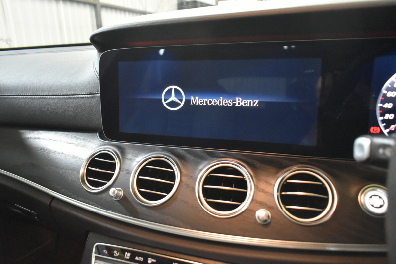 メルセデスベンツ Eクラス E350e AVG ｽﾎﾟｰﾂ ｴｸｽｸﾙｰｼﾌﾞP ﾚｰﾀﾞｰｾｰﾌﾃｨP PHV 1ｵｰﾅｰ ﾊﾟﾉﾗﾏｻﾝﾙｰﾌ ﾌﾞﾙﾒｽﾀｰS 全席ﾋｰﾀｰ黒革 ﾃﾞｨｽﾄﾛ ﾚｰﾝﾁｪﾝｼﾞ ﾌﾞﾗｲﾝﾄﾞｽﾎﾟｯﾄ AMGｴｱﾛ19AW ｷｰGO PTS ﾌｯﾄｹﾞｰﾄ 地デジ360ｶﾒ 2年保証