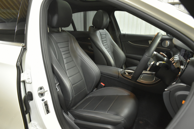 メルセデスベンツ Eクラス E350e AVG ｽﾎﾟｰﾂ ｴｸｽｸﾙｰｼﾌﾞP ﾚｰﾀﾞｰｾｰﾌﾃｨP PHV 1ｵｰﾅｰ ﾊﾟﾉﾗﾏｻﾝﾙｰﾌ ﾌﾞﾙﾒｽﾀｰS 全席ﾋｰﾀｰ黒革 ﾃﾞｨｽﾄﾛ ﾚｰﾝﾁｪﾝｼﾞ ﾌﾞﾗｲﾝﾄﾞｽﾎﾟｯﾄ AMGｴｱﾛ19AW ｷｰGO PTS ﾌｯﾄｹﾞｰﾄ 地デジ360ｶﾒ 2年保証
