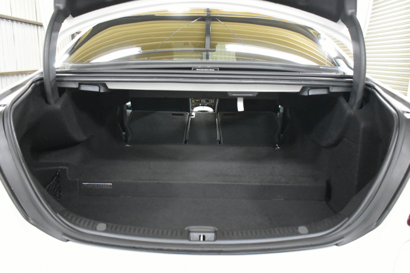 メルセデスベンツ Eクラス E350e AVG ｽﾎﾟｰﾂ ｴｸｽｸﾙｰｼﾌﾞP ﾚｰﾀﾞｰｾｰﾌﾃｨP PHV 1ｵｰﾅｰ ﾊﾟﾉﾗﾏｻﾝﾙｰﾌ ﾌﾞﾙﾒｽﾀｰS 全席ﾋｰﾀｰ黒革 ﾃﾞｨｽﾄﾛ ﾚｰﾝﾁｪﾝｼﾞ ﾌﾞﾗｲﾝﾄﾞｽﾎﾟｯﾄ AMGｴｱﾛ19AW ｷｰGO PTS ﾌｯﾄｹﾞｰﾄ 地デジ360ｶﾒ 2年保証