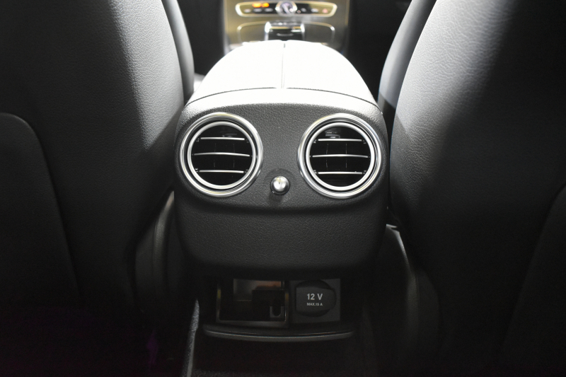 メルセデスベンツ Eクラス E350e AVG ｽﾎﾟｰﾂ ｴｸｽｸﾙｰｼﾌﾞP ﾚｰﾀﾞｰｾｰﾌﾃｨP PHV 1ｵｰﾅｰ ﾊﾟﾉﾗﾏｻﾝﾙｰﾌ ﾌﾞﾙﾒｽﾀｰS 全席ﾋｰﾀｰ黒革 ﾃﾞｨｽﾄﾛ ﾚｰﾝﾁｪﾝｼﾞ ﾌﾞﾗｲﾝﾄﾞｽﾎﾟｯﾄ AMGｴｱﾛ19AW ｷｰGO PTS ﾌｯﾄｹﾞｰﾄ 地デジ360ｶﾒ 2年保証