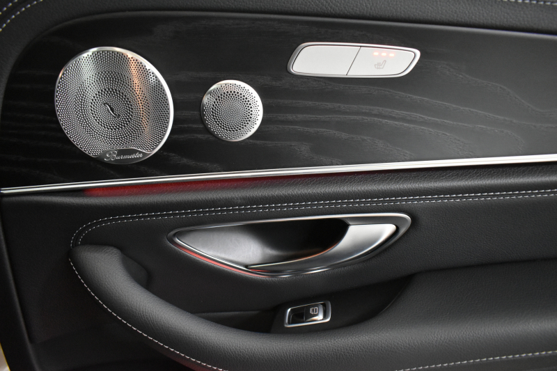 メルセデスベンツ Eクラス E350e AVG ｽﾎﾟｰﾂ ｴｸｽｸﾙｰｼﾌﾞP ﾚｰﾀﾞｰｾｰﾌﾃｨP PHV 1ｵｰﾅｰ ﾊﾟﾉﾗﾏｻﾝﾙｰﾌ ﾌﾞﾙﾒｽﾀｰS 全席ﾋｰﾀｰ黒革 ﾃﾞｨｽﾄﾛ ﾚｰﾝﾁｪﾝｼﾞ ﾌﾞﾗｲﾝﾄﾞｽﾎﾟｯﾄ AMGｴｱﾛ19AW ｷｰGO PTS ﾌｯﾄｹﾞｰﾄ 地デジ360ｶﾒ 2年保証