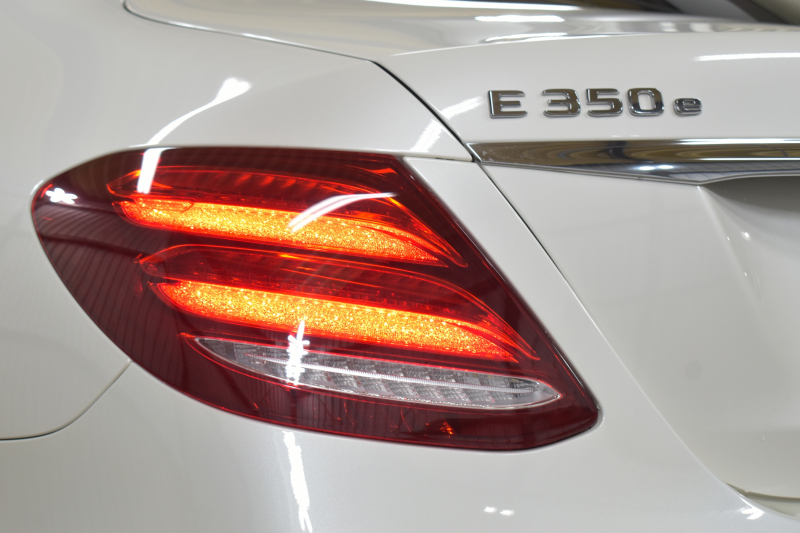 メルセデスベンツ Eクラス E350e AVG ｽﾎﾟｰﾂ ｴｸｽｸﾙｰｼﾌﾞP ﾚｰﾀﾞｰｾｰﾌﾃｨP PHV 1ｵｰﾅｰ ﾊﾟﾉﾗﾏｻﾝﾙｰﾌ ﾌﾞﾙﾒｽﾀｰS 全席ﾋｰﾀｰ黒革 ﾃﾞｨｽﾄﾛ ﾚｰﾝﾁｪﾝｼﾞ ﾌﾞﾗｲﾝﾄﾞｽﾎﾟｯﾄ AMGｴｱﾛ19AW ｷｰGO PTS ﾌｯﾄｹﾞｰﾄ 地デジ360ｶﾒ 2年保証