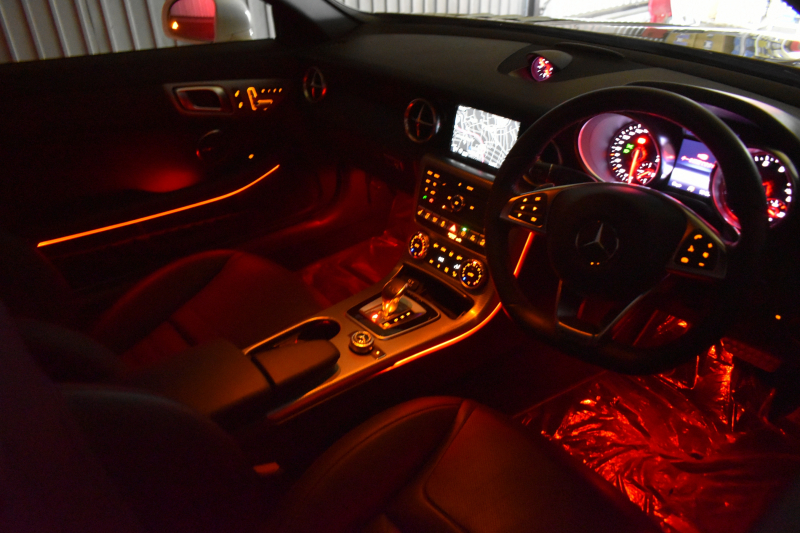 メルセデスベンツ SLCクラス SLC200 ｽﾎﾟｰﾂ ﾚｰﾀﾞｰｾｰﾌﾃｨP ﾀﾞｲﾅﾐｯｸﾊﾝﾄﾞﾘﾝｸﾞP 2.0ﾘｯﾀｰ184馬力 ﾏｼﾞｯｸｽｶｲ ﾋｰﾀｰ&ｴｱｽｶｰﾌ黒革 ﾃﾞｨｽﾄﾛ BSM Lｷｰﾌﾟ AMGｴｱﾛ18AW ｷｰﾚｽGO PTS ﾊｰﾏﾝｶｰﾄﾞﾝS ﾏﾙﾁｶﾗｰｱﾝﾋﾞｴﾝﾄ LEDﾍｯﾄﾞﾗｲﾄ地ﾃﾞｼﾞﾅﾋﾞ Bｶﾒﾗ 2年保証