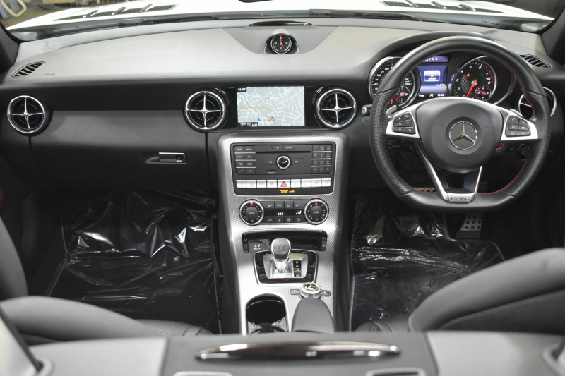 メルセデスベンツ SLCクラス SLC200 ｽﾎﾟｰﾂ ﾚｰﾀﾞｰｾｰﾌﾃｨP ﾀﾞｲﾅﾐｯｸﾊﾝﾄﾞﾘﾝｸﾞP 2.0ﾘｯﾀｰ184馬力 ﾏｼﾞｯｸｽｶｲ ﾋｰﾀｰ&ｴｱｽｶｰﾌ黒革 ﾃﾞｨｽﾄﾛ BSM Lｷｰﾌﾟ AMGｴｱﾛ18AW ｷｰﾚｽGO PTS ﾊｰﾏﾝｶｰﾄﾞﾝS ﾏﾙﾁｶﾗｰｱﾝﾋﾞｴﾝﾄ LEDﾍｯﾄﾞﾗｲﾄ地ﾃﾞｼﾞﾅﾋﾞ Bｶﾒﾗ 2年保証