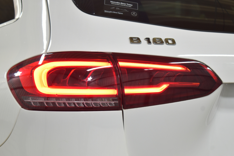 メルセデスベンツ Bクラス B180 AMGﾗｲﾝ AMGﾚｻﾞｰｴｸｽｸﾙｰｼﾌﾞP ｱﾄﾞﾊﾞﾝｽﾄﾞP ﾅﾋﾞｹﾞｰｼｮﾝP ﾚｰﾀﾞｰｾｰﾌﾃｨP ﾊﾟﾉﾗﾏｻﾝﾙｰﾌ 革 HUD 360ｶﾒﾗ ｱﾄﾞﾊﾞﾝｽﾄﾞｻｳﾝﾄﾞ AMGｴｱﾛ18AW ﾃﾞｨｽﾄﾛ ﾌﾞﾗｲﾝﾄﾞS ﾚｰﾝｷｰﾌﾟ MBUXﾅﾋﾞTV ﾌｯﾄｹﾞｰﾄ 2年保証