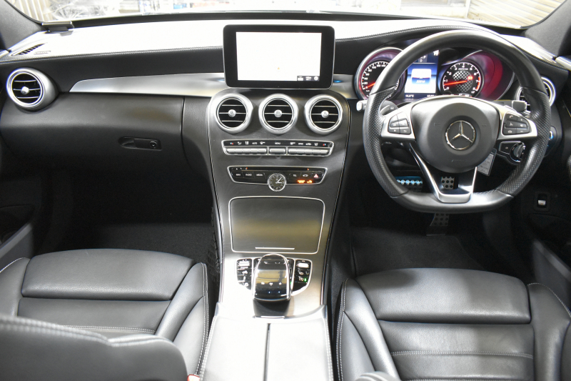 AMG Cクラス C43 4MATIC ｴｸｽｸﾙｰｼﾌﾞP ﾚｰﾀﾞｰｾｰﾌﾃｨP ﾊﾟﾉﾗﾏｻﾝﾙｰﾌ 革 ﾌﾞﾙﾒｽﾀｰｻｳﾝﾄﾞ ﾌｯﾄﾄﾗﾝｸ ｴｱﾊﾞﾗﾝｽP ｴｱﾛ19AW ﾃﾞｨｽﾄﾛﾆｯｸ ﾌﾞﾗｲﾝﾄﾞｽﾎﾟｯﾄ ﾚｰﾝｷｰﾌﾟ ﾅﾋﾞTV ﾊﾞｯｸｶﾒﾗ ｷｰﾚｽｺﾞｰ 2年保証