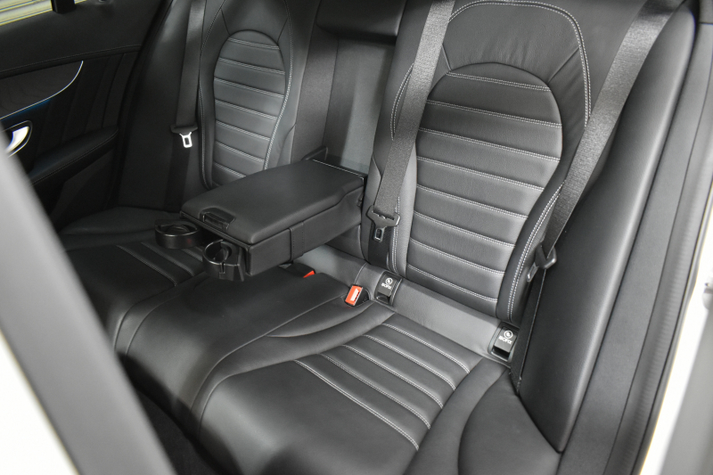 AMG Cクラス C43 4MATIC ｴｸｽｸﾙｰｼﾌﾞP ﾚｰﾀﾞｰｾｰﾌﾃｨP ﾊﾟﾉﾗﾏｻﾝﾙｰﾌ 革 ﾌﾞﾙﾒｽﾀｰｻｳﾝﾄﾞ ﾌｯﾄﾄﾗﾝｸ ｴｱﾊﾞﾗﾝｽP ｴｱﾛ19AW ﾃﾞｨｽﾄﾛﾆｯｸ ﾌﾞﾗｲﾝﾄﾞｽﾎﾟｯﾄ ﾚｰﾝｷｰﾌﾟ ﾅﾋﾞTV ﾊﾞｯｸｶﾒﾗ ｷｰﾚｽｺﾞｰ 2年保証