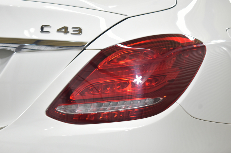 AMG Cクラス C43 4MATIC ｴｸｽｸﾙｰｼﾌﾞP ﾚｰﾀﾞｰｾｰﾌﾃｨP ﾊﾟﾉﾗﾏｻﾝﾙｰﾌ 革 ﾌﾞﾙﾒｽﾀｰｻｳﾝﾄﾞ ﾌｯﾄﾄﾗﾝｸ ｴｱﾊﾞﾗﾝｽP ｴｱﾛ19AW ﾃﾞｨｽﾄﾛﾆｯｸ ﾌﾞﾗｲﾝﾄﾞｽﾎﾟｯﾄ ﾚｰﾝｷｰﾌﾟ ﾅﾋﾞTV ﾊﾞｯｸｶﾒﾗ ｷｰﾚｽｺﾞｰ 2年保証