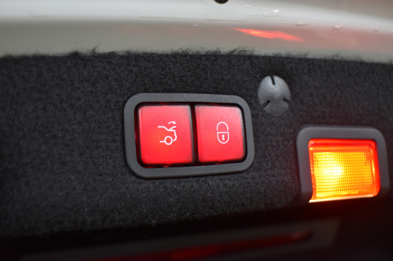 AMG Cクラス C43 4MATIC ｴｸｽｸﾙｰｼﾌﾞP ﾚｰﾀﾞｰｾｰﾌﾃｨP ﾊﾟﾉﾗﾏｻﾝﾙｰﾌ 革 ﾌﾞﾙﾒｽﾀｰｻｳﾝﾄﾞ ﾌｯﾄﾄﾗﾝｸ ｴｱﾊﾞﾗﾝｽP ｴｱﾛ19AW ﾃﾞｨｽﾄﾛﾆｯｸ ﾌﾞﾗｲﾝﾄﾞｽﾎﾟｯﾄ ﾚｰﾝｷｰﾌﾟ ﾅﾋﾞTV ﾊﾞｯｸｶﾒﾗ ｷｰﾚｽｺﾞｰ 2年保証