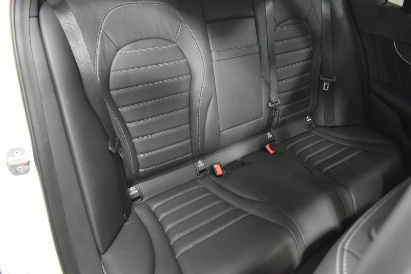 AMG Cクラス C43 4MATIC ｴｸｽｸﾙｰｼﾌﾞP ﾚｰﾀﾞｰｾｰﾌﾃｨP ﾊﾟﾉﾗﾏｻﾝﾙｰﾌ 革 ﾌﾞﾙﾒｽﾀｰｻｳﾝﾄﾞ ﾌｯﾄﾄﾗﾝｸ ｴｱﾊﾞﾗﾝｽP ｴｱﾛ19AW ﾃﾞｨｽﾄﾛﾆｯｸ ﾌﾞﾗｲﾝﾄﾞｽﾎﾟｯﾄ ﾚｰﾝｷｰﾌﾟ ﾅﾋﾞTV ﾊﾞｯｸｶﾒﾗ ｷｰﾚｽｺﾞｰ 2年保証