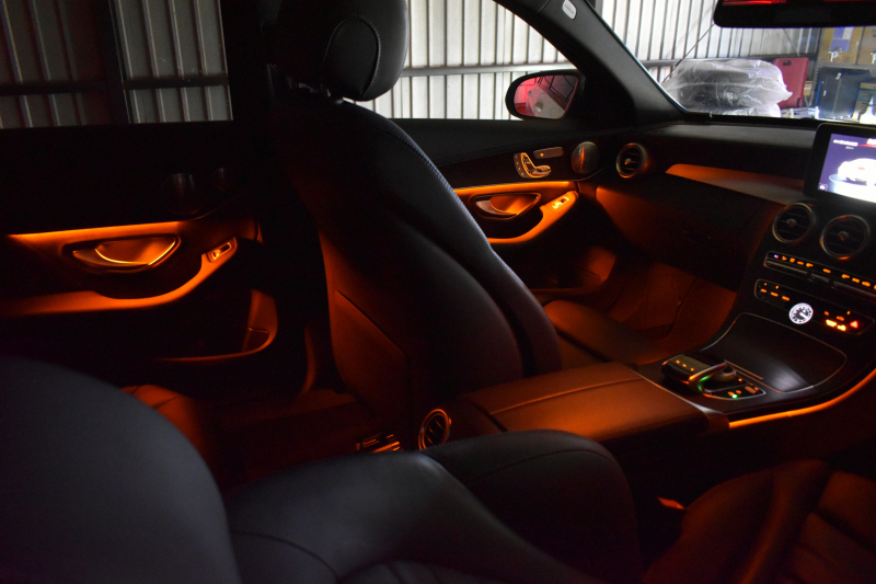 AMG Cクラス C43 4MATIC ｴｸｽｸﾙｰｼﾌﾞP ﾚｰﾀﾞｰｾｰﾌﾃｨP ﾊﾟﾉﾗﾏｻﾝﾙｰﾌ 革 ﾌﾞﾙﾒｽﾀｰｻｳﾝﾄﾞ ﾌｯﾄﾄﾗﾝｸ ｴｱﾊﾞﾗﾝｽP ｴｱﾛ19AW ﾃﾞｨｽﾄﾛﾆｯｸ ﾌﾞﾗｲﾝﾄﾞｽﾎﾟｯﾄ ﾚｰﾝｷｰﾌﾟ ﾅﾋﾞTV ﾊﾞｯｸｶﾒﾗ ｷｰﾚｽｺﾞｰ 2年保証