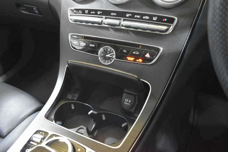 AMG Cクラス C43 4MATIC ｴｸｽｸﾙｰｼﾌﾞP ﾚｰﾀﾞｰｾｰﾌﾃｨP ﾊﾟﾉﾗﾏｻﾝﾙｰﾌ 革 ﾌﾞﾙﾒｽﾀｰｻｳﾝﾄﾞ ﾌｯﾄﾄﾗﾝｸ ｴｱﾊﾞﾗﾝｽP ｴｱﾛ19AW ﾃﾞｨｽﾄﾛﾆｯｸ ﾌﾞﾗｲﾝﾄﾞｽﾎﾟｯﾄ ﾚｰﾝｷｰﾌﾟ ﾅﾋﾞTV ﾊﾞｯｸｶﾒﾗ ｷｰﾚｽｺﾞｰ 2年保証