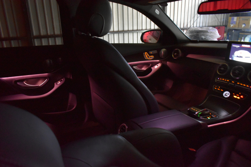 AMG Cクラス C43 4MATIC ｴｸｽｸﾙｰｼﾌﾞP ﾚｰﾀﾞｰｾｰﾌﾃｨP ﾊﾟﾉﾗﾏｻﾝﾙｰﾌ 革 ﾌﾞﾙﾒｽﾀｰｻｳﾝﾄﾞ ﾌｯﾄﾄﾗﾝｸ ｴｱﾊﾞﾗﾝｽP ｴｱﾛ19AW ﾃﾞｨｽﾄﾛﾆｯｸ ﾌﾞﾗｲﾝﾄﾞｽﾎﾟｯﾄ ﾚｰﾝｷｰﾌﾟ ﾅﾋﾞTV ﾊﾞｯｸｶﾒﾗ ｷｰﾚｽｺﾞｰ 2年保証