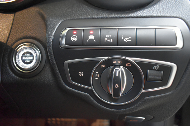 メルセデスベンツ Cクラス C200 4MATIC AVG AMGﾗｲﾝ ﾚｻﾞｰｴｸｽｸﾙｰｼﾌﾞP ﾚｰﾀﾞｰｾｰﾌﾃｨP 後期 4WD 赤革 ﾌﾞﾙﾒｽﾀｰS HUD ｴｱﾊﾞﾗﾝｽP 液晶ﾒｰﾀｰ ﾌｯﾄﾄﾗﾝｸ AMGｴｱﾛ18AW ﾃﾞｨｽﾄﾛ ﾌﾞﾗｲﾝﾄﾞS ﾚｰﾝｷｰﾌﾟ ﾅﾋﾞTV Bｶﾒﾗ ｷｰﾚｽｺﾞｰ 2年保証