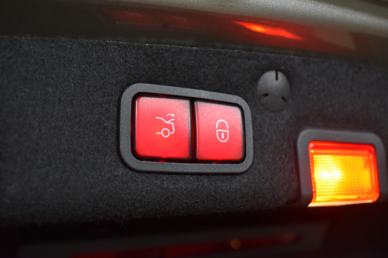 メルセデスベンツ Cクラス C200 4MATIC AVG AMGﾗｲﾝ ﾚｻﾞｰｴｸｽｸﾙｰｼﾌﾞP ﾚｰﾀﾞｰｾｰﾌﾃｨP 後期 4WD 赤革 ﾌﾞﾙﾒｽﾀｰS HUD ｴｱﾊﾞﾗﾝｽP 液晶ﾒｰﾀｰ ﾌｯﾄﾄﾗﾝｸ AMGｴｱﾛ18AW ﾃﾞｨｽﾄﾛ ﾌﾞﾗｲﾝﾄﾞS ﾚｰﾝｷｰﾌﾟ ﾅﾋﾞTV Bｶﾒﾗ ｷｰﾚｽｺﾞｰ 2年保証