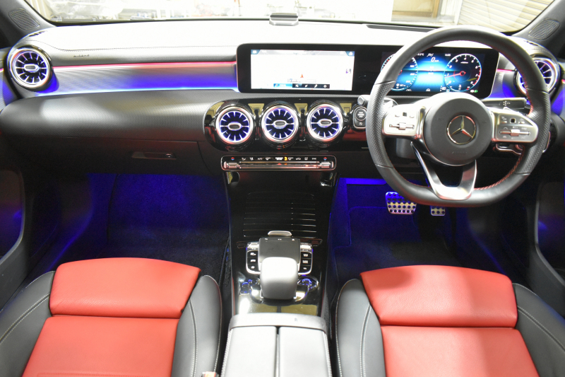 メルセデスベンツ Aクラス A180 ｽﾀｲﾙ AMGﾗｲﾝ AMGﾚｻﾞｰｴｸｽｸﾙｰｼﾌﾞP ｱﾄﾞﾊﾞﾝｽﾄﾞP ﾅﾋﾞｹﾞｰｼｮﾝP ﾚｰﾀﾞｰｾｰﾌﾃｨP ﾊﾟﾉﾗﾏｻﾝﾙｰﾌ 革 HUD 360ｶﾒﾗ ｱﾄﾞﾊﾞﾝｽﾄﾞｻｳﾝﾄﾞ AMGｴｱﾛ18AW ﾃﾞｨｽﾄﾛ ﾌﾞﾗｲﾝﾄﾞS ﾚｰﾝｷｰﾌﾟ MBUXﾅﾋﾞTV 2年保証