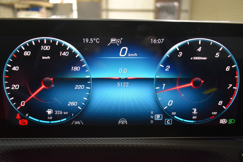 メルセデスベンツ Aクラス A180 ｽﾀｲﾙ AMGﾗｲﾝ AMGﾚｻﾞｰｴｸｽｸﾙｰｼﾌﾞP ｱﾄﾞﾊﾞﾝｽﾄﾞP ﾅﾋﾞｹﾞｰｼｮﾝP ﾚｰﾀﾞｰｾｰﾌﾃｨP ﾊﾟﾉﾗﾏｻﾝﾙｰﾌ 革 HUD 360ｶﾒﾗ ｱﾄﾞﾊﾞﾝｽﾄﾞｻｳﾝﾄﾞ AMGｴｱﾛ18AW ﾃﾞｨｽﾄﾛ ﾌﾞﾗｲﾝﾄﾞS ﾚｰﾝｷｰﾌﾟ MBUXﾅﾋﾞTV 2年保証