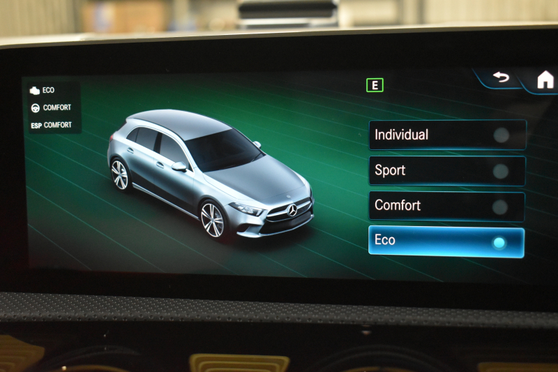 メルセデスベンツ Aクラス A180 ｽﾀｲﾙ AMGﾗｲﾝ AMGﾚｻﾞｰｴｸｽｸﾙｰｼﾌﾞP ｱﾄﾞﾊﾞﾝｽﾄﾞP ﾅﾋﾞｹﾞｰｼｮﾝP ﾚｰﾀﾞｰｾｰﾌﾃｨP ﾊﾟﾉﾗﾏｻﾝﾙｰﾌ 革 HUD 360ｶﾒﾗ ｱﾄﾞﾊﾞﾝｽﾄﾞｻｳﾝﾄﾞ AMGｴｱﾛ18AW ﾃﾞｨｽﾄﾛ ﾌﾞﾗｲﾝﾄﾞS ﾚｰﾝｷｰﾌﾟ MBUXﾅﾋﾞTV 2年保証