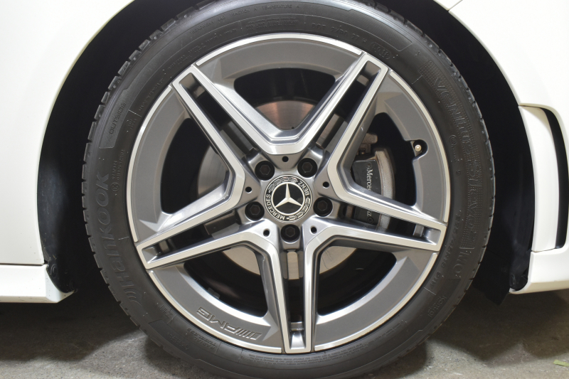 メルセデスベンツ Aクラス A180 ｽﾀｲﾙ AMGﾗｲﾝ AMGﾚｻﾞｰｴｸｽｸﾙｰｼﾌﾞP ｱﾄﾞﾊﾞﾝｽﾄﾞP ﾅﾋﾞｹﾞｰｼｮﾝP ﾚｰﾀﾞｰｾｰﾌﾃｨP ﾊﾟﾉﾗﾏｻﾝﾙｰﾌ 革 HUD 360ｶﾒﾗ ｱﾄﾞﾊﾞﾝｽﾄﾞｻｳﾝﾄﾞ AMGｴｱﾛ18AW ﾃﾞｨｽﾄﾛ ﾌﾞﾗｲﾝﾄﾞS ﾚｰﾝｷｰﾌﾟ MBUXﾅﾋﾞTV 2年保証