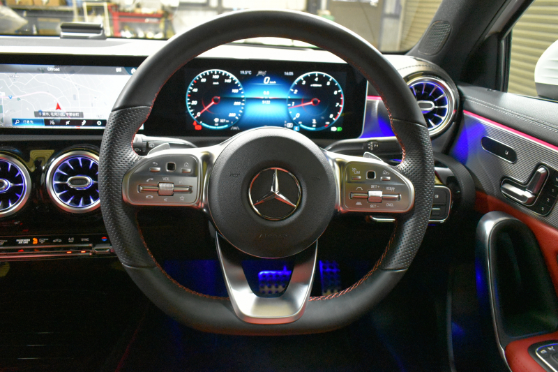 メルセデスベンツ Aクラス A180 ｽﾀｲﾙ AMGﾗｲﾝ AMGﾚｻﾞｰｴｸｽｸﾙｰｼﾌﾞP ｱﾄﾞﾊﾞﾝｽﾄﾞP ﾅﾋﾞｹﾞｰｼｮﾝP ﾚｰﾀﾞｰｾｰﾌﾃｨP ﾊﾟﾉﾗﾏｻﾝﾙｰﾌ 革 HUD 360ｶﾒﾗ ｱﾄﾞﾊﾞﾝｽﾄﾞｻｳﾝﾄﾞ AMGｴｱﾛ18AW ﾃﾞｨｽﾄﾛ ﾌﾞﾗｲﾝﾄﾞS ﾚｰﾝｷｰﾌﾟ MBUXﾅﾋﾞTV 2年保証