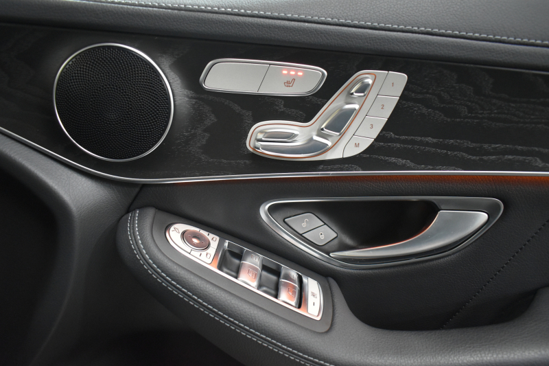 メルセデスベンツ GLC GLC250 4MATIC ｽﾎﾟｰﾂ ﾚｰﾀﾞｰｾｰﾌﾃｨP AMGｴｱﾛ19AW ｻｲﾄﾞﾗﾝﾆﾝｸﾞﾎﾞｰﾄﾞ ﾍｯﾄﾞｱｯﾌﾟD ﾌｯﾄｹﾞｰﾄ 全席ﾋｰﾀｰ半革 ﾃﾞｨｽﾄﾛ ﾌﾞﾗｲﾝﾄﾞS ﾚｰﾝｷｰﾌﾟ ﾅﾋﾞTV 360ｶﾒﾗ ｷｰﾚｽｺﾞｰ 2年保証