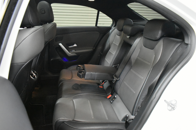 メルセデスベンツ Aクラス A250 4ﾏﾁｯｸ AMGﾗｲﾝ AMGﾚｻﾞｰｴｸｽｸﾙｰｼﾌﾞ ｱﾄﾞﾊﾞﾝｽﾄﾞP ﾚｰﾀﾞｰSP  ﾊﾟﾉﾗﾏｻﾝﾙｰﾌ ﾋｰﾀｰ黒灰革 ﾃﾞｨｽﾄﾛ ﾌﾞﾗｲﾝﾄﾞS Lﾁｪﾝｼﾞ AMGｴｱﾛ18AW ｷｰGO PTS ﾍｯﾄﾞｱｯﾌﾟD 対話式ﾅﾋﾞTV 360ｶﾒﾗ 2年保証