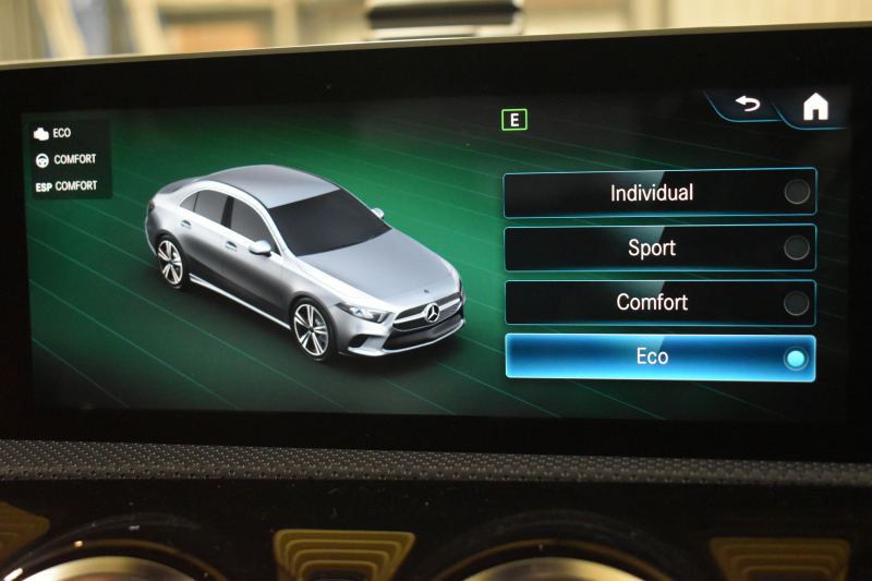 メルセデスベンツ Aクラス A250 4ﾏﾁｯｸ AMGﾗｲﾝ AMGﾚｻﾞｰｴｸｽｸﾙｰｼﾌﾞ ｱﾄﾞﾊﾞﾝｽﾄﾞP ﾚｰﾀﾞｰSP  ﾊﾟﾉﾗﾏｻﾝﾙｰﾌ ﾋｰﾀｰ黒灰革 ﾃﾞｨｽﾄﾛ ﾌﾞﾗｲﾝﾄﾞS Lﾁｪﾝｼﾞ AMGｴｱﾛ18AW ｷｰGO PTS ﾍｯﾄﾞｱｯﾌﾟD 対話式ﾅﾋﾞTV 360ｶﾒﾗ 2年保証